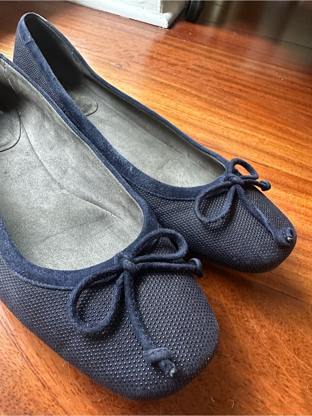 Stuart Weitzman Navy Bow Ballet Flats - Picture 5 of 7
